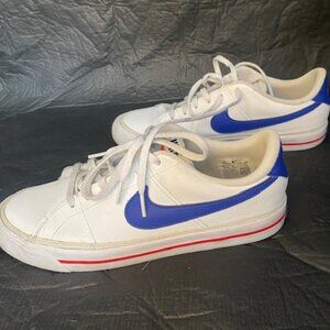 Nike court youth tennis shoes - Y7 or W9